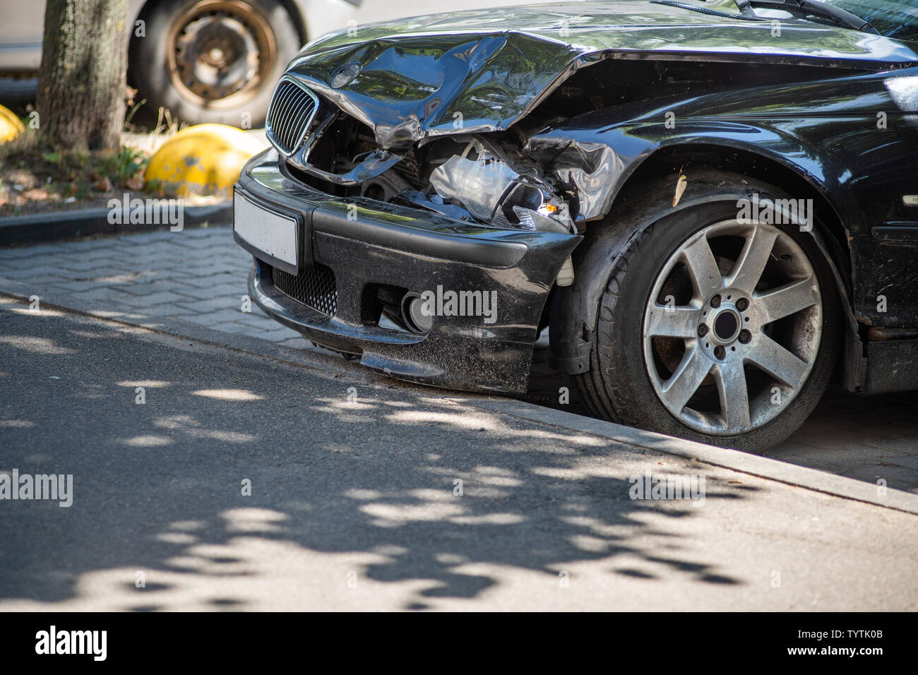 Black car accident hi-res stock photography and images - Alamy