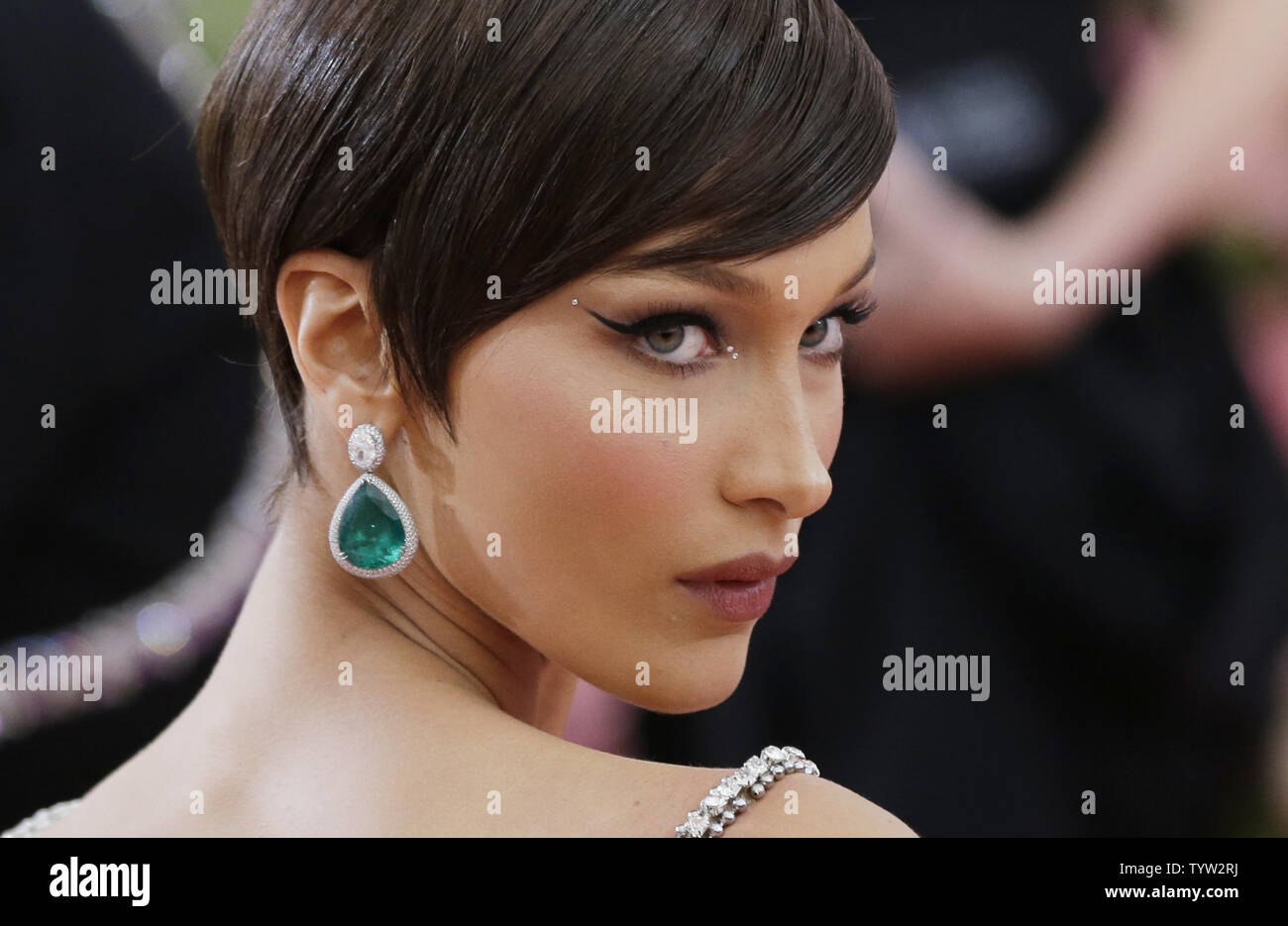 Bella mode hi-res stock photography and images - Alamy