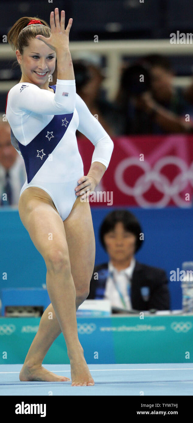 American Gymnast Carly Patterson Performs The U S A S Best Floor