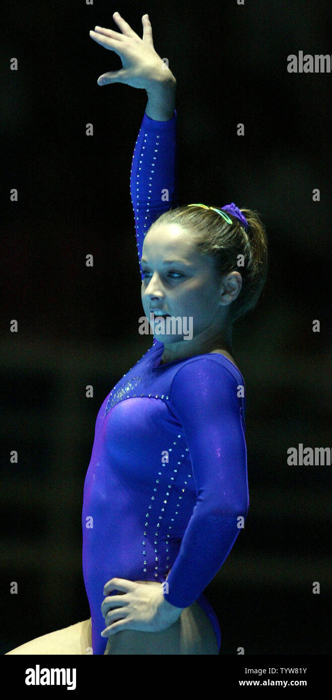 Carly patterson olympics 2004 hi-res stock photography and images - Alamy