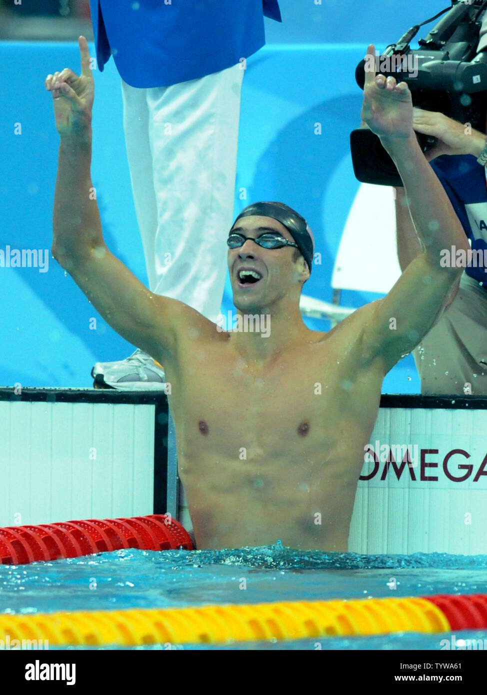 Usas Michael Phelps Jubilates After Setting A World Record Of 40384 In The Mens 400m 