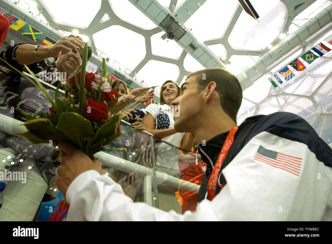 Swimmer climbs hires stock photography and images Alamy(00)