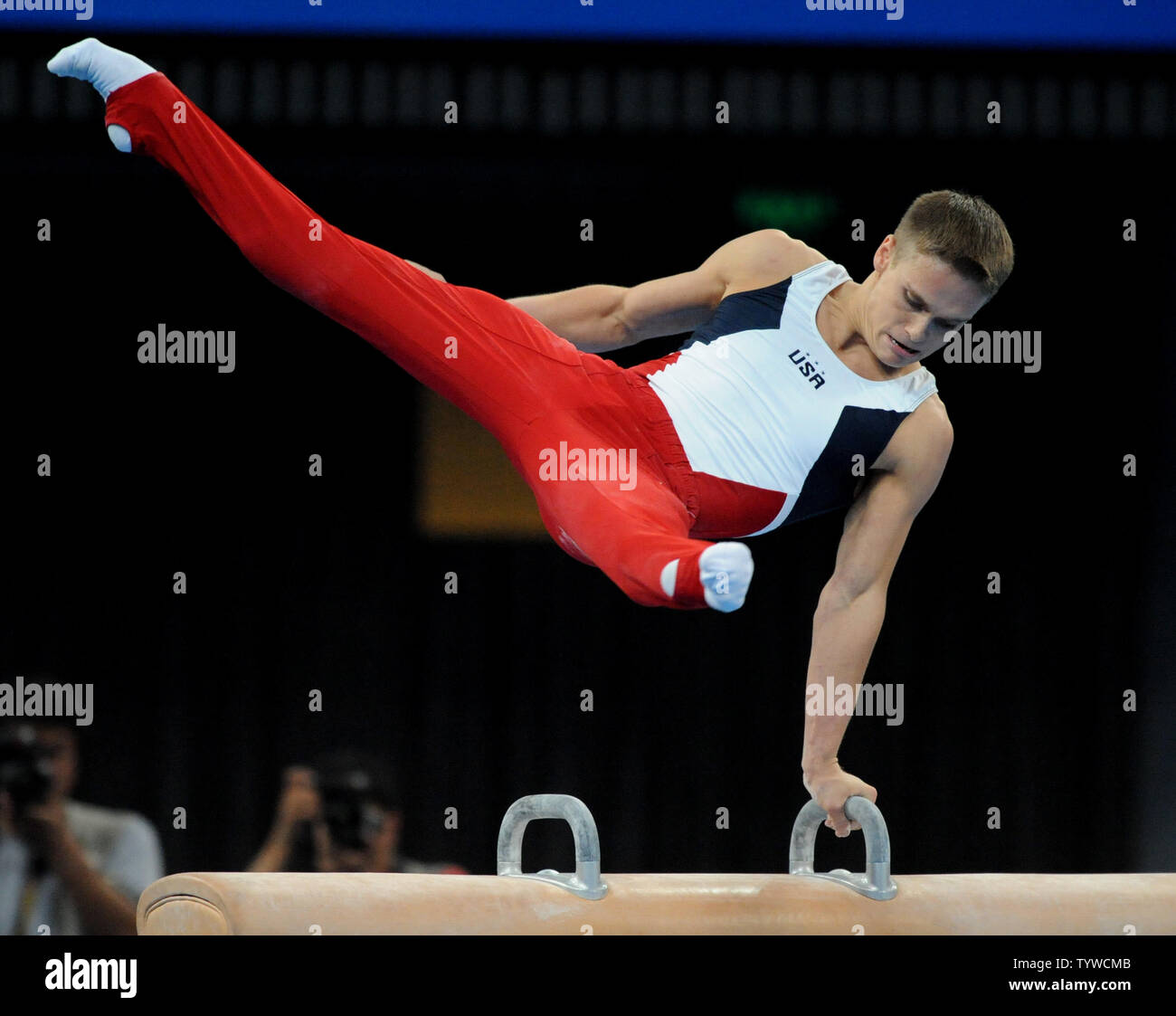 Mens pommel horse finals hires stock photography and images Alamy