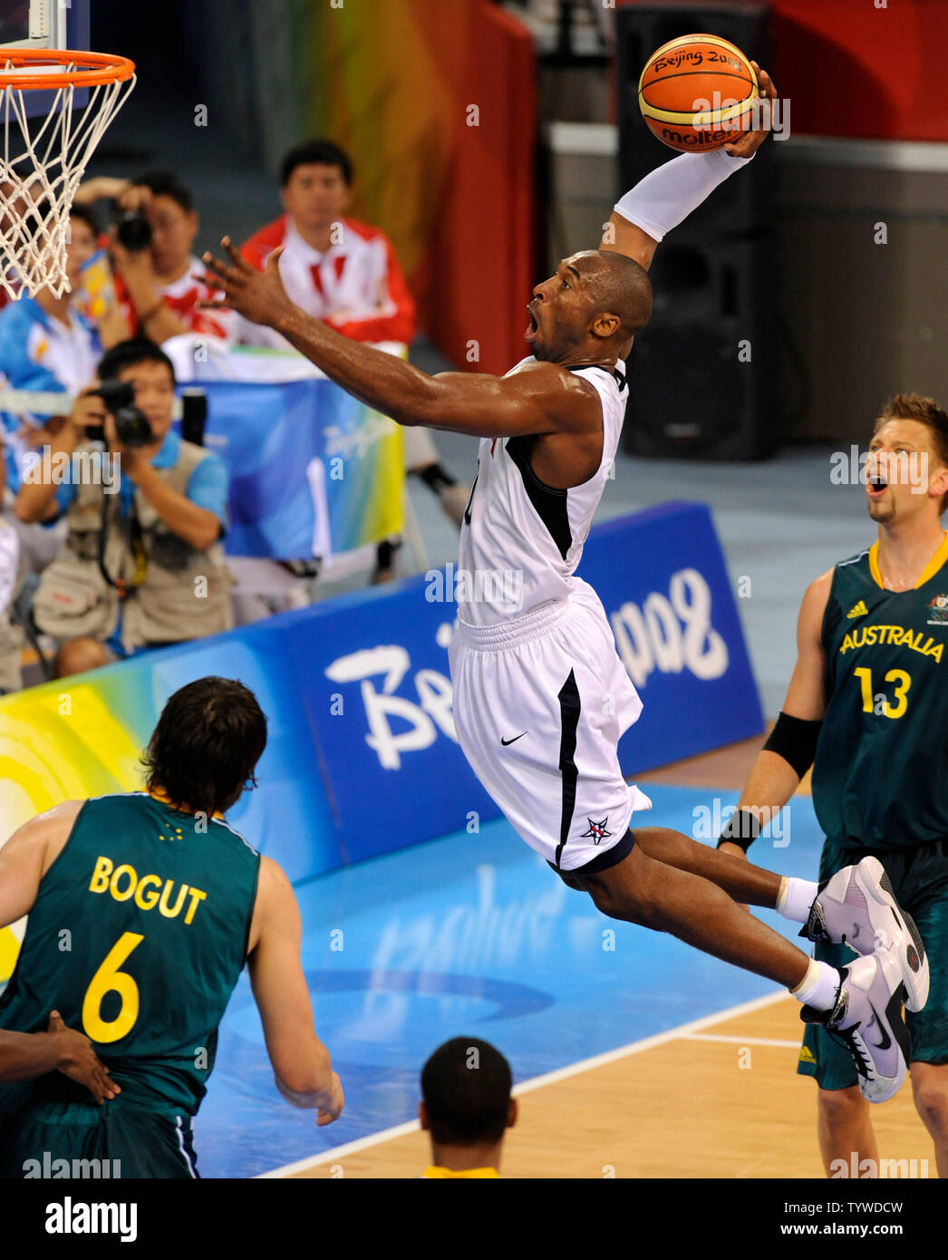 2,066 Kobe Bryant Dunk Stock Photos, High-Res Pictures, and Images