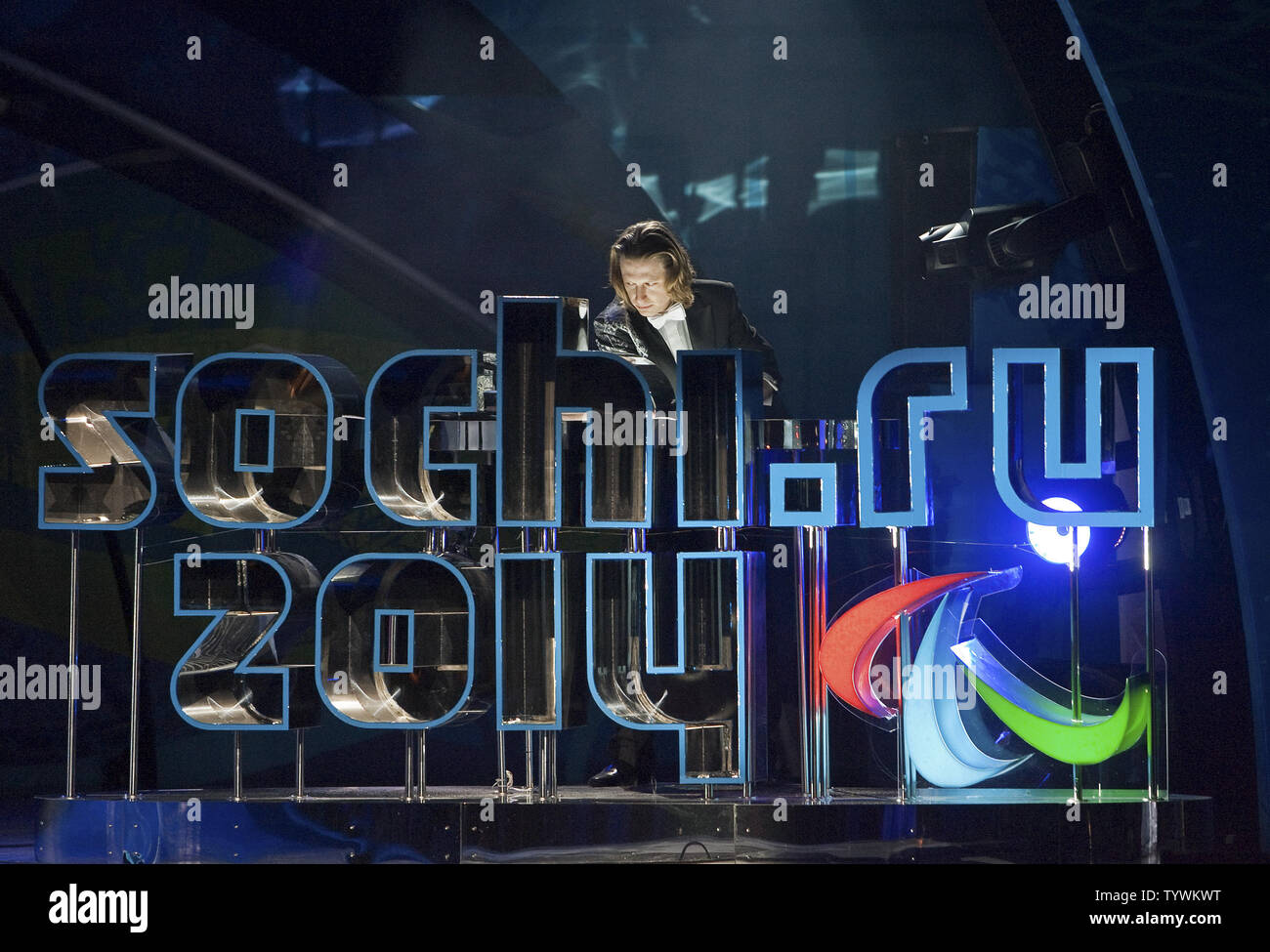 Russian Master Sand Artist Artur Kirillov Stands Behind A Three Dimensional Sochi 14 Logo Onstage During The Vancouver 10 Winter Paralympic Closing Ceremonies In Whistler British Columbia March 21 10 Upi Heinz Ruckemann Russian Master Sand Artist Artur Kirillov Stands Behind A Three Dimensional Sochi 14 Logo Onstage During The Vancouver 10 Winter Paralympic Closing Ceremonies In Whistler British Columbia March 21 10 Upi Heinz Ruckemann