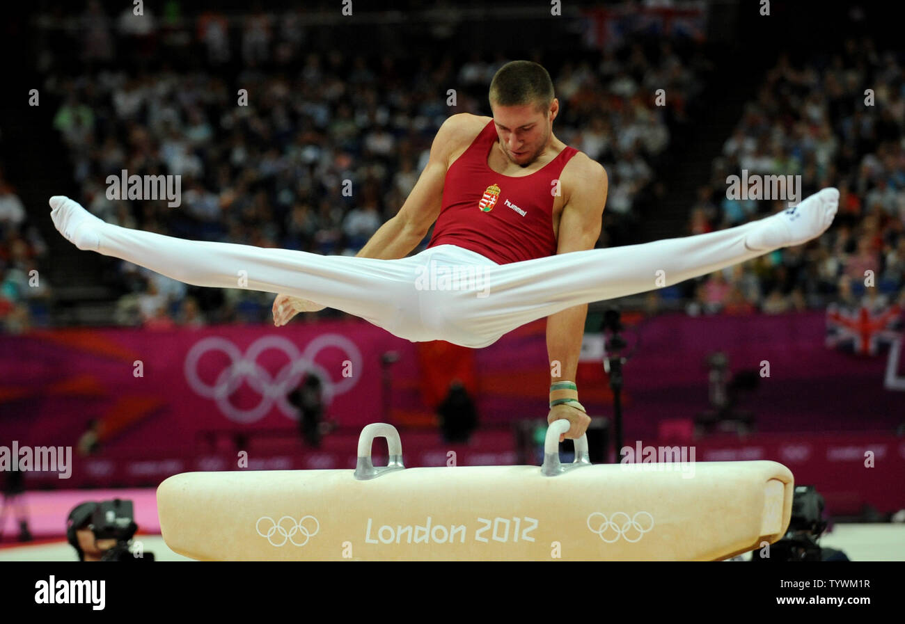 Mens pommel horse finals hires stock photography and images Alamy