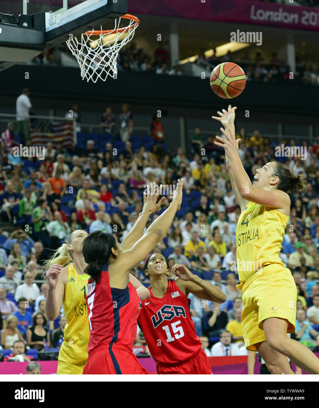 Women's basketball olympics hi-res stock photography and images