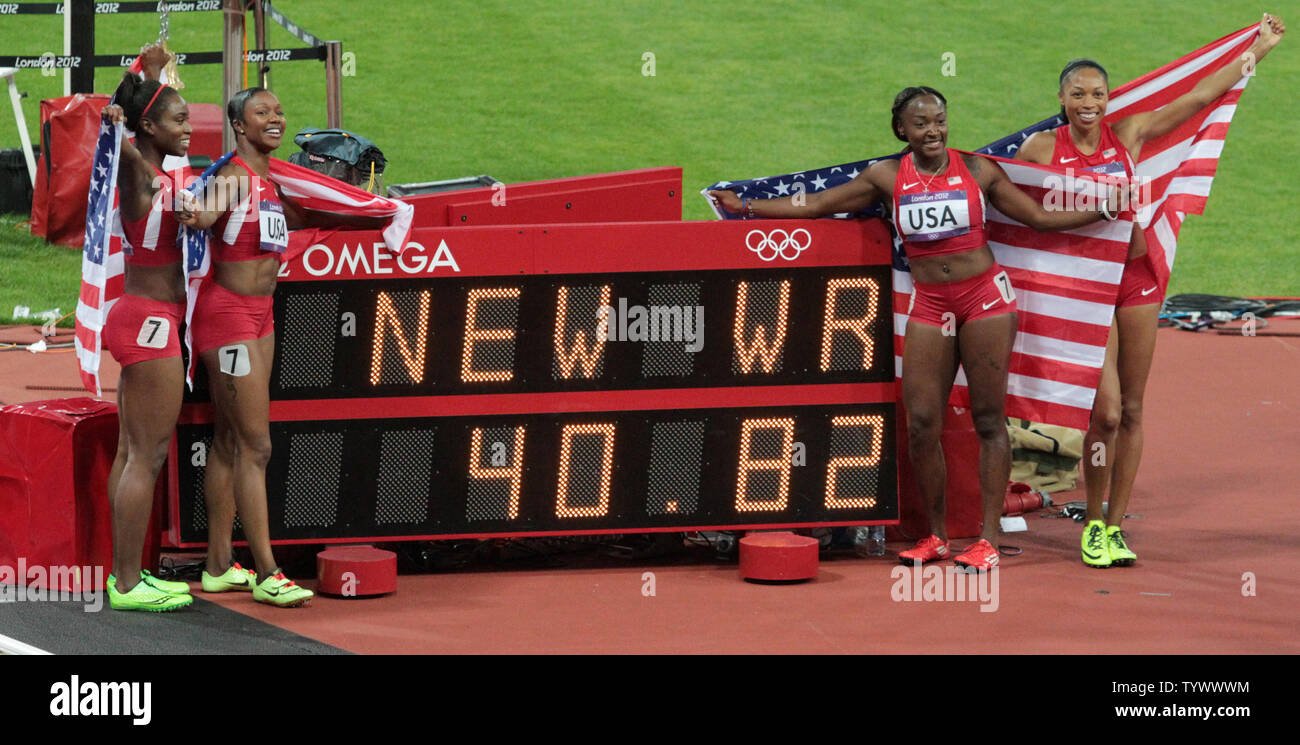 Womens 4x100 metres relay hi-res stock photography and images - Alamy