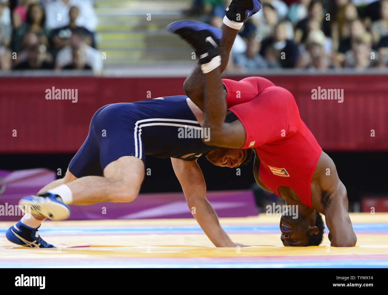 Jaime Yusept Espinal of Puerto Rico, right, and Sharif Sharifov of