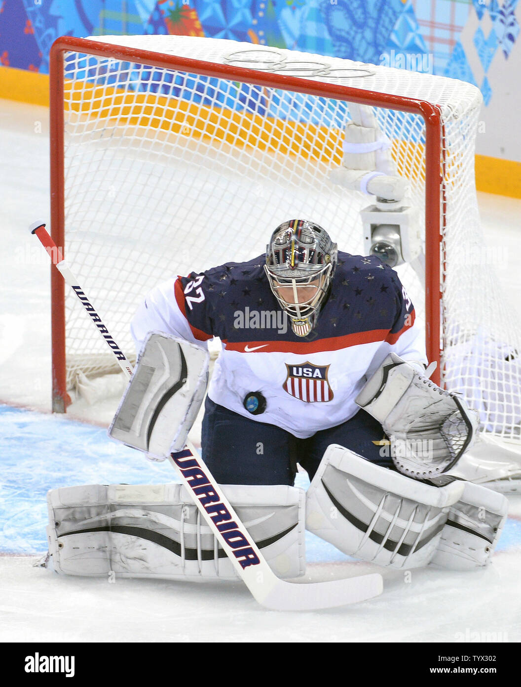 Jonathan Quick Makes 38 Saves Against Bruins, Leads Kings to 4-3