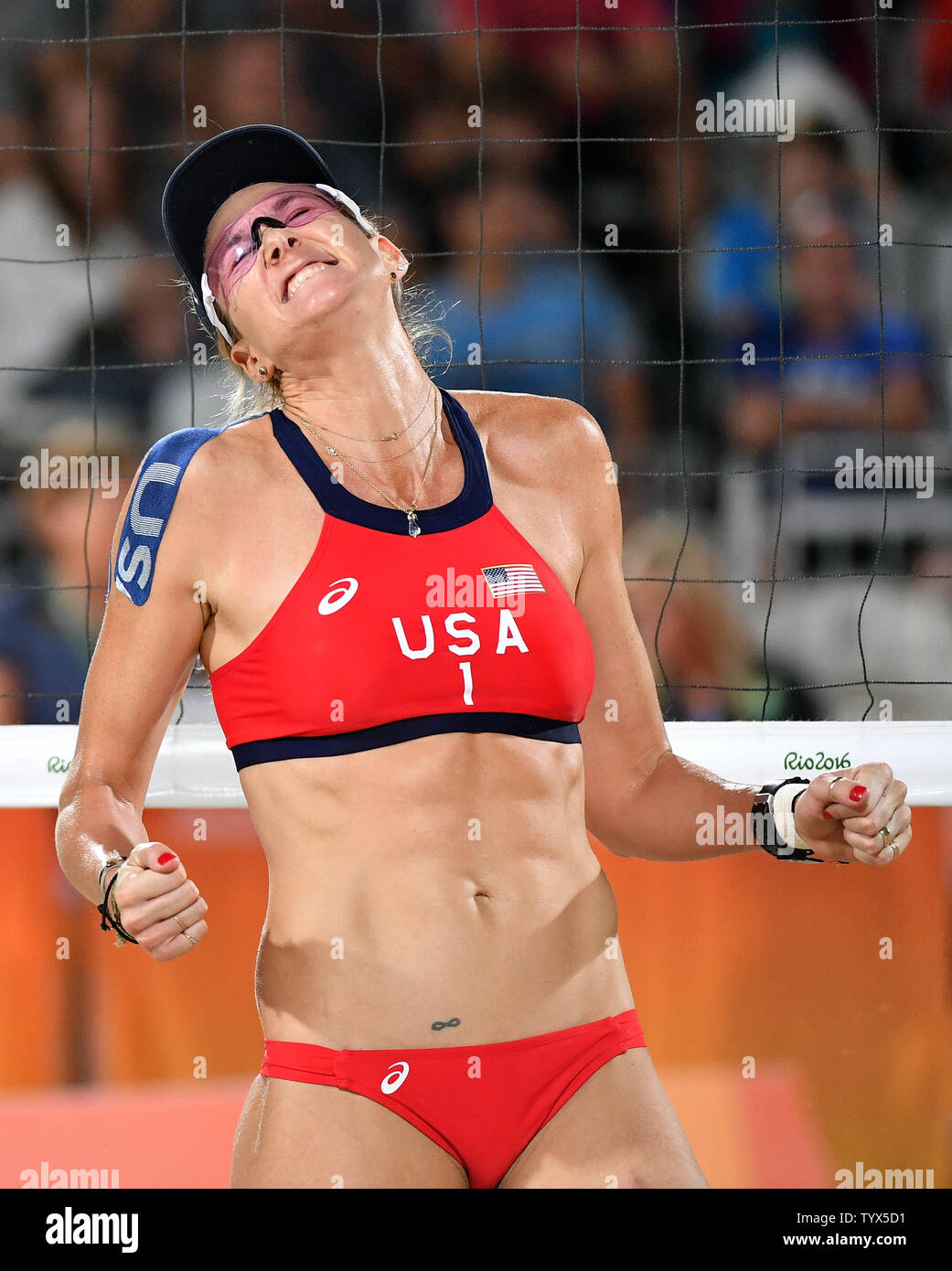 America S Kerri Walsh Jennings Reacts Against Australia In Her Preliminary Beach Volleyball Match At The 16 America S Kerri Walsh Jennings Reacts Against Australia In Her Preliminary Beach Volleyball Match At The 16