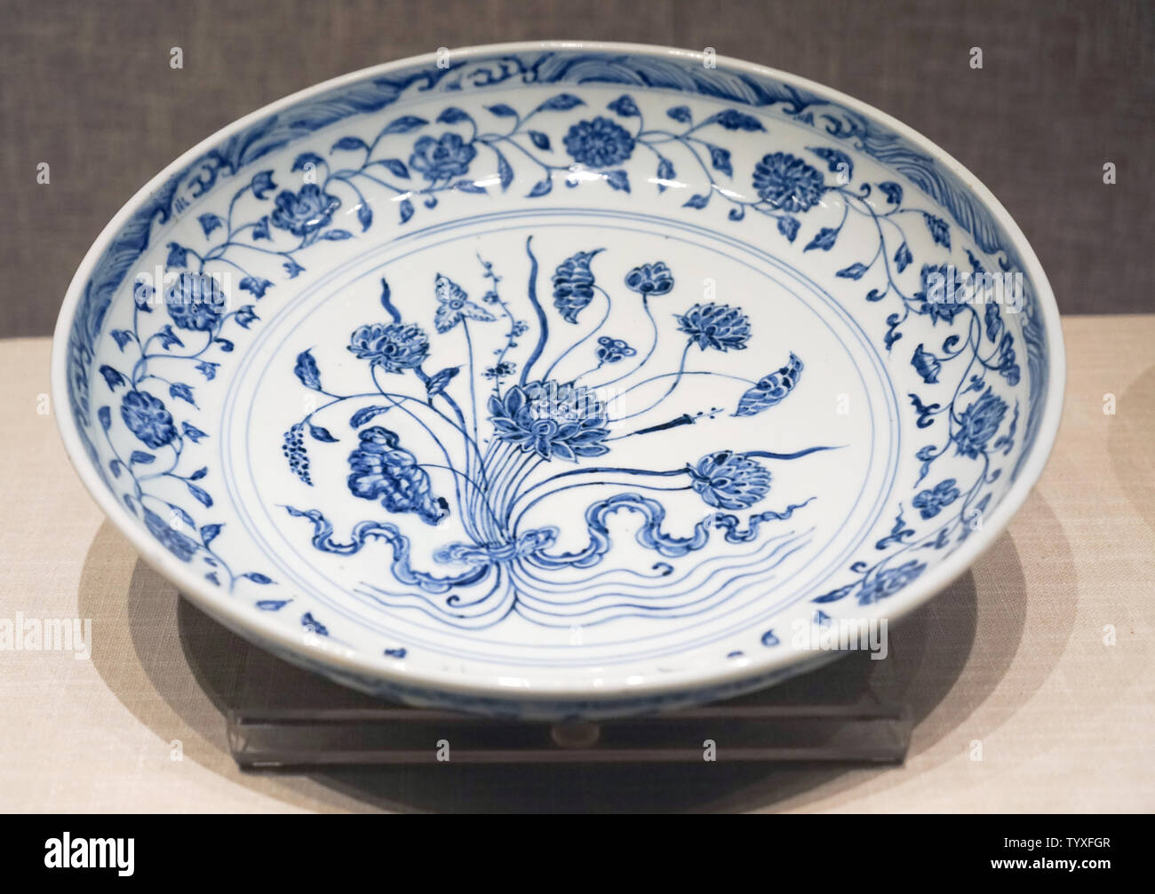 Ming Dynasty porcelain Stock Photo Alamy