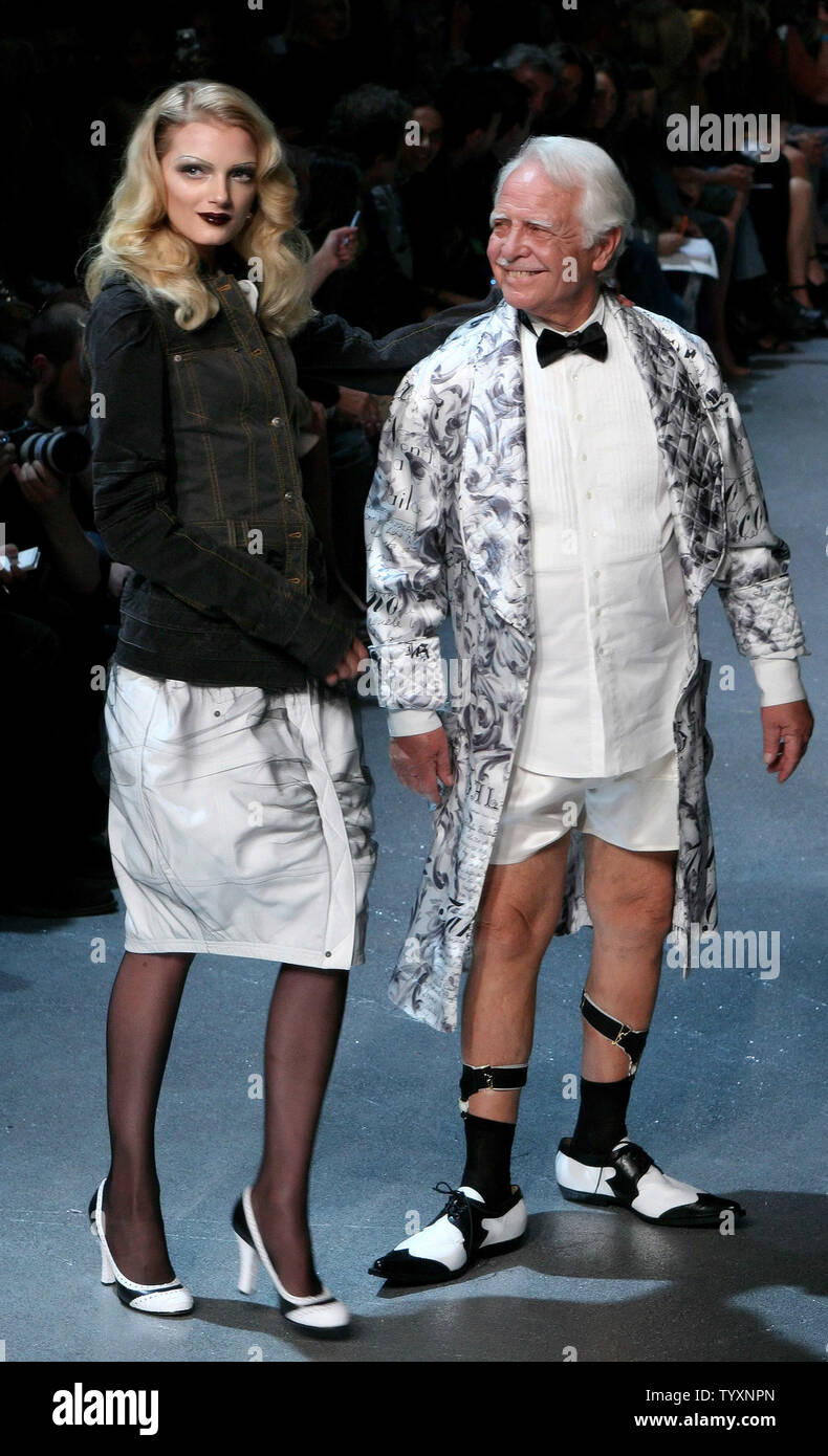 British designer John Galliano's Ready-to-wear Spring-Summer 2006 fashion  show at the Studio 130 in La Plaine Saint-Denis near Paris, France on  October 8, 2005. Photo by JAVA/ABACAPRESS.COM Stock Photo - Alamy