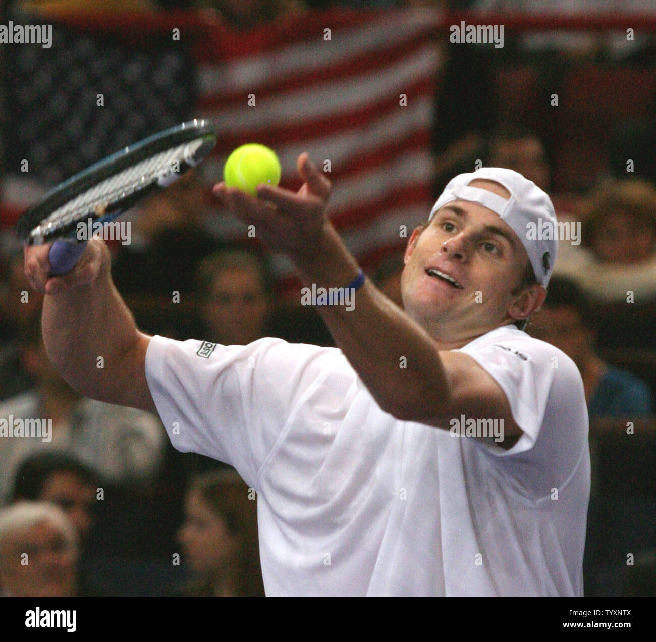 American Andy Roddick prepares to serve during his quarterfinal match with Spaniard David Ferrer at the BNP Paribas Masters tournament in Paris, France on November 4, 2005.  Roddick went on to defeat Ferrer 2-6, 6-3, 7-6 (8) to advance to the semifinals.      (UPI Photo/David Silpa) Stock Photo