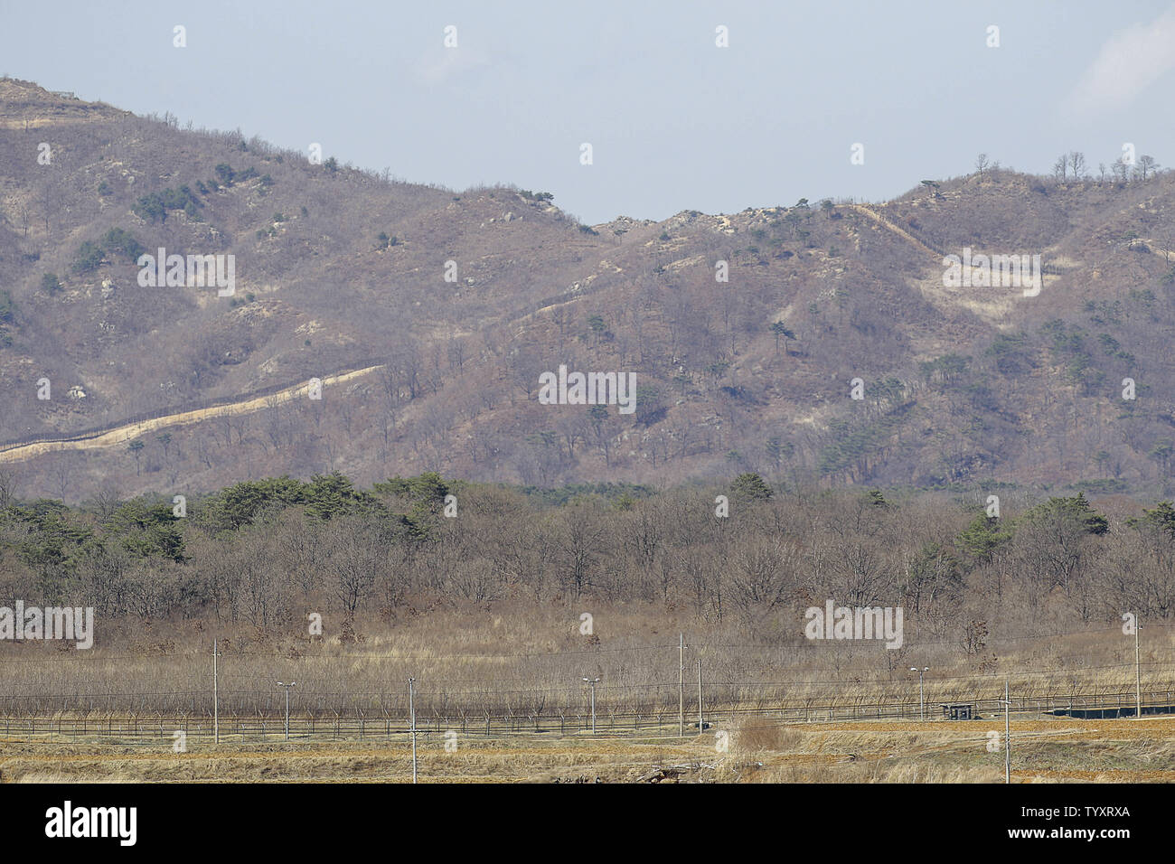Cheorwon, GANGWON, SOUTH KOREA. 11th Apr, 2018. June 27, 2019-Cheorwon, South Korea-In this photos is file photo. taken date is April 11, 2018A View of Korean War battle of white horse hill and the Civilian Control Line and military defense line in Cheorwon, South Korea. White Horse Hill is Arrowhead Hill bak site. U.S. President Donald Trump have planed visit arrowhead Hill in DMZ this trip. Credit: Ryu Seung-Il/ZUMA Wire/Alamy Live News Stock Photo