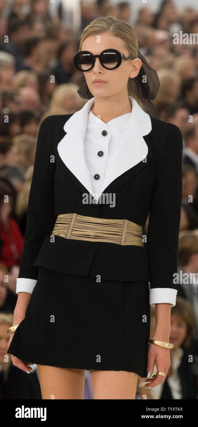 Chanel ready to wear 2007 hi-res stock photography and images - Alamy