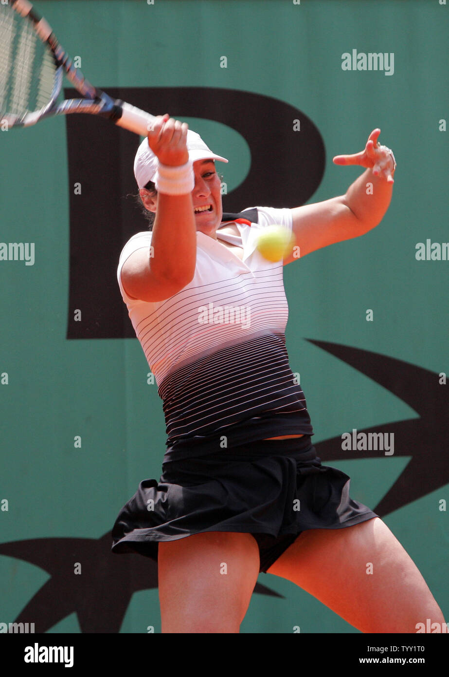 Stephanie Cohen-Aloro returns the ball to Russian Vera Zvonareva during their third round match at the French Open tennis tournament in Paris, May 30, 2008. The eleven-seeded Zvonareva won 6-2, 6-4. (UPI Photo/Eco Clement) Stock Photo