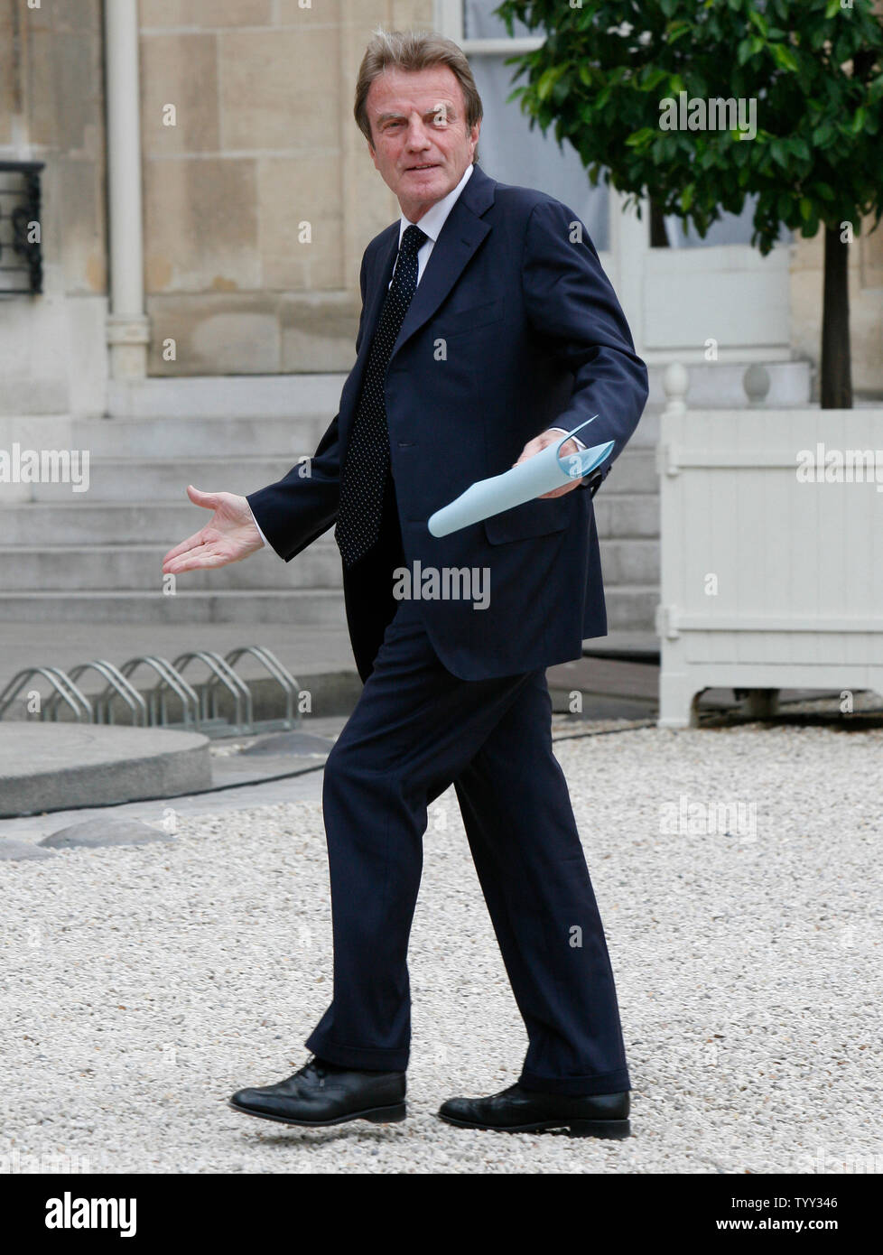 French Minister of Foreign Affaires Bernard Kouchner arrives at the Elysee Palace before a joint press conference by U.S. Democratic presidential candidate Senator Barack Obama and French President Nicolas Sarkozy in Paris on July 25, 2008.    (UPI Photo/ David Silpa) Stock Photo