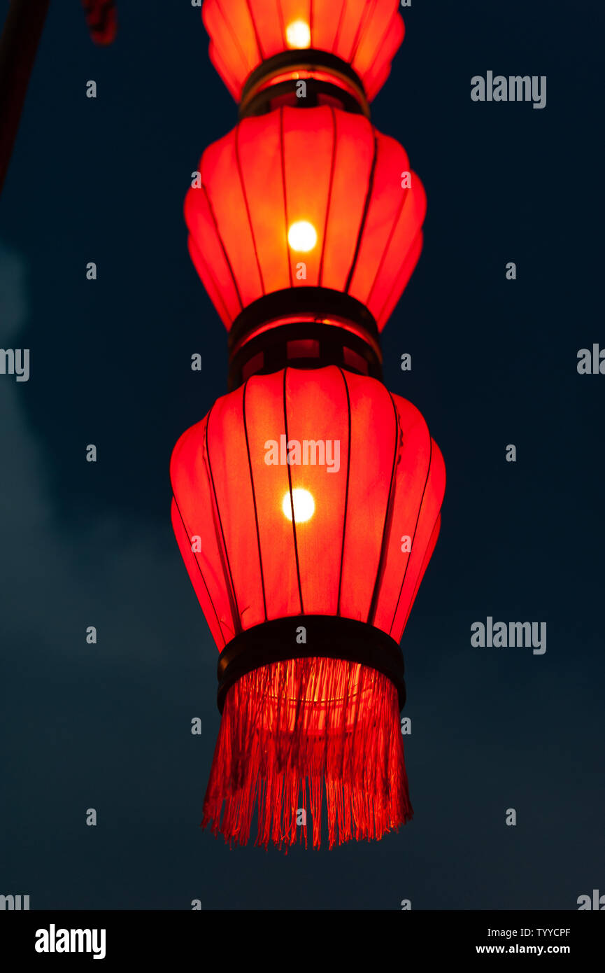Antique street lights hi-res stock photography and images - Alamy