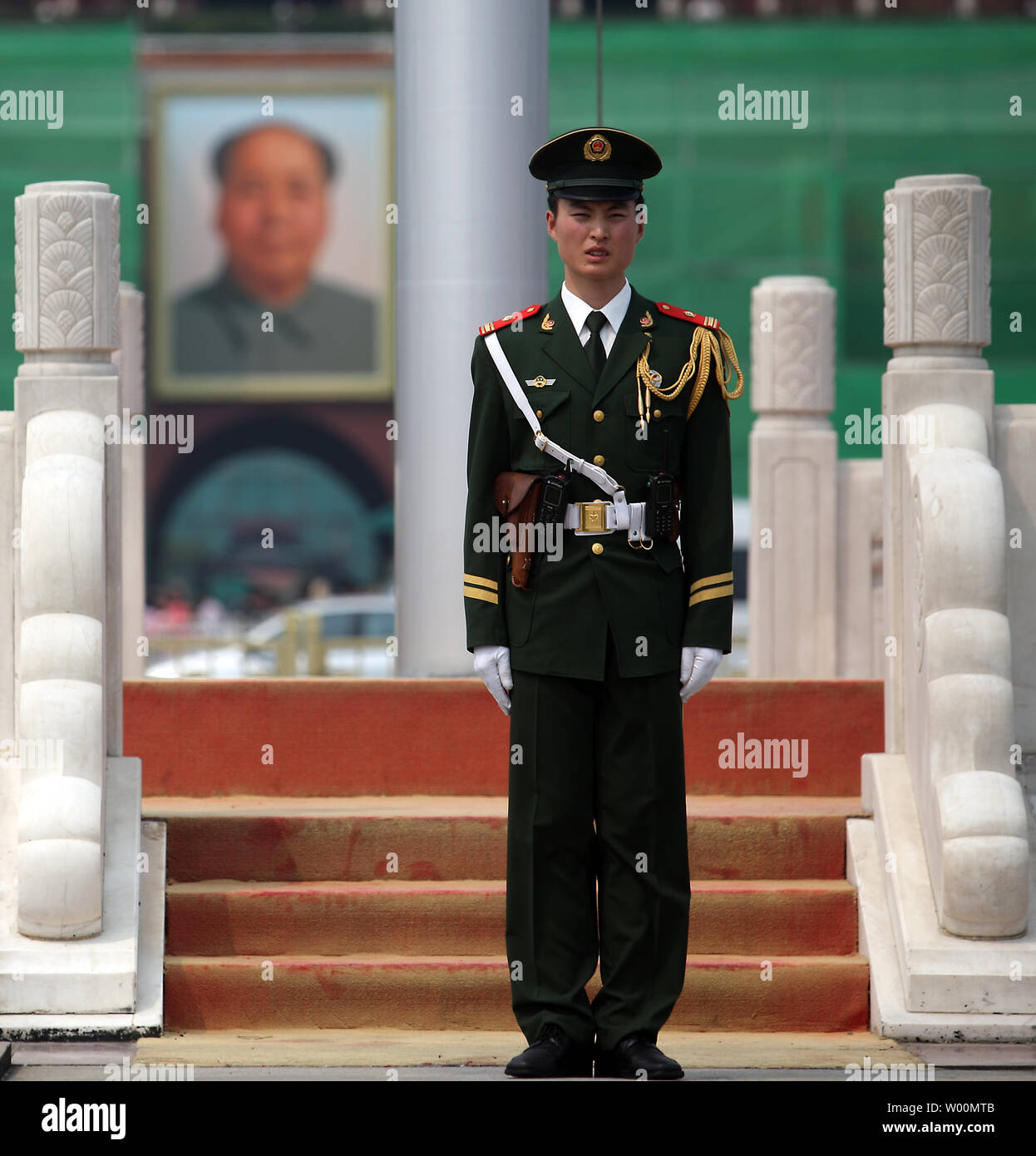 Chinese army pla military hi-res stock photography and images