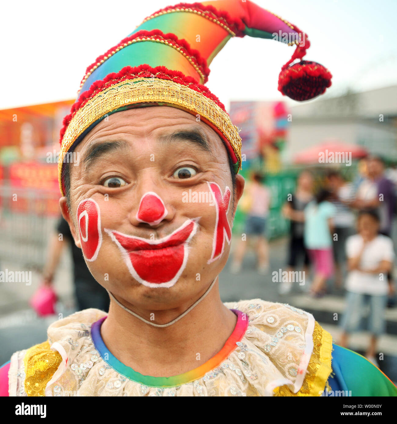 Chinese china clown hires stock photography and images Alamy