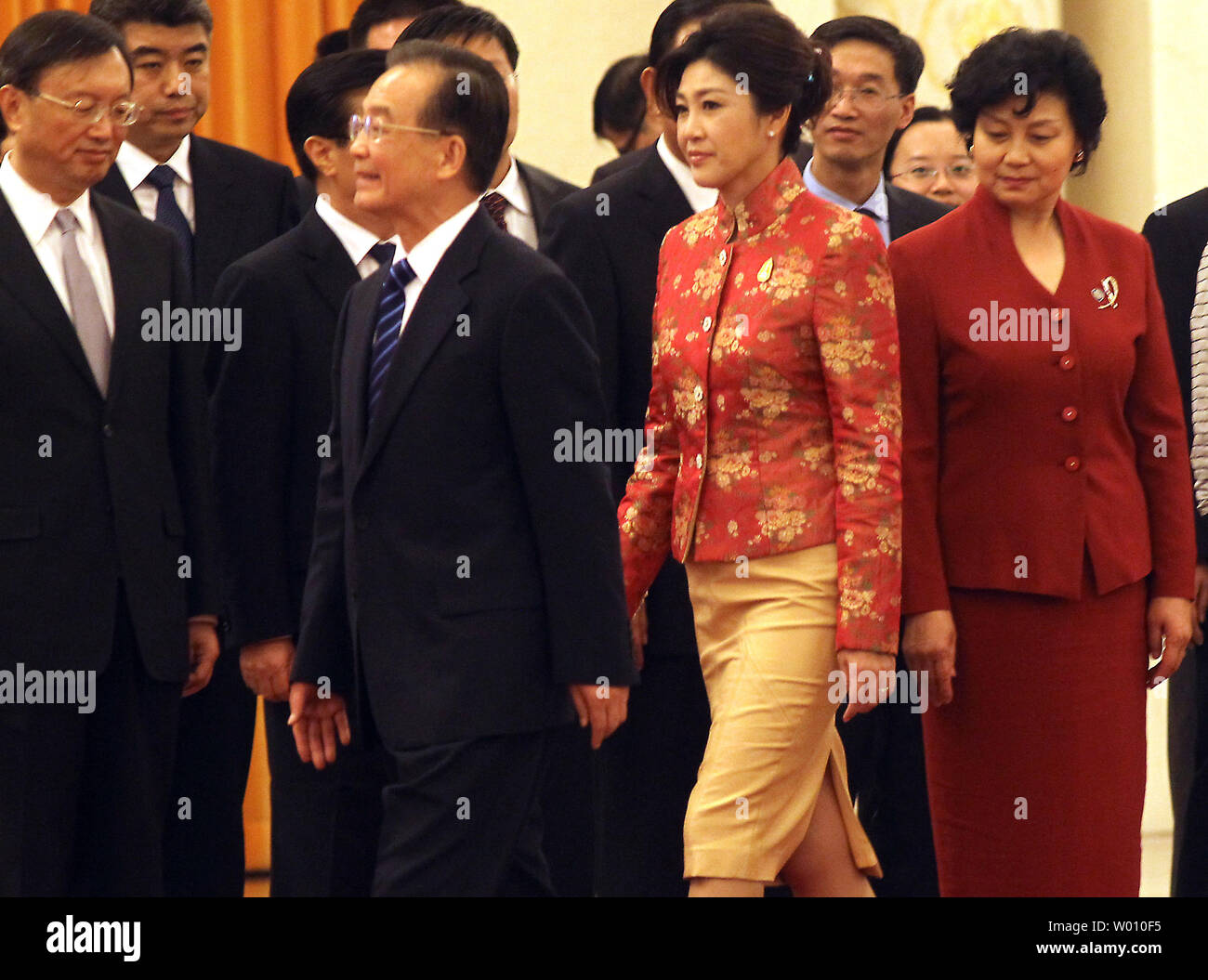 Chinese Prime Minister Wen Jiabao L Escorts Thai Prime Minister