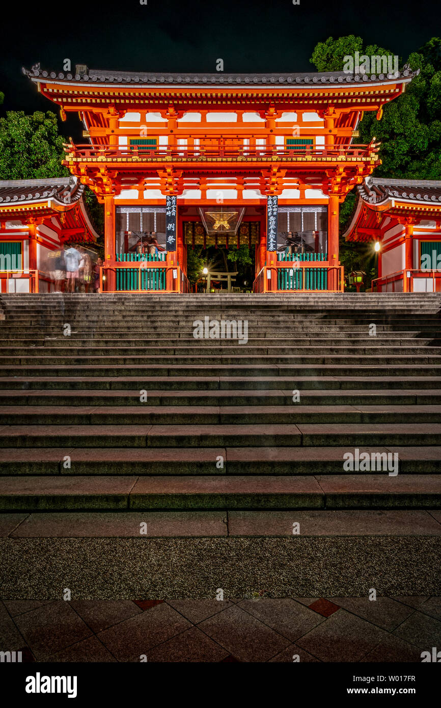 Yasaka shrine at night Stock Photo - Alamy