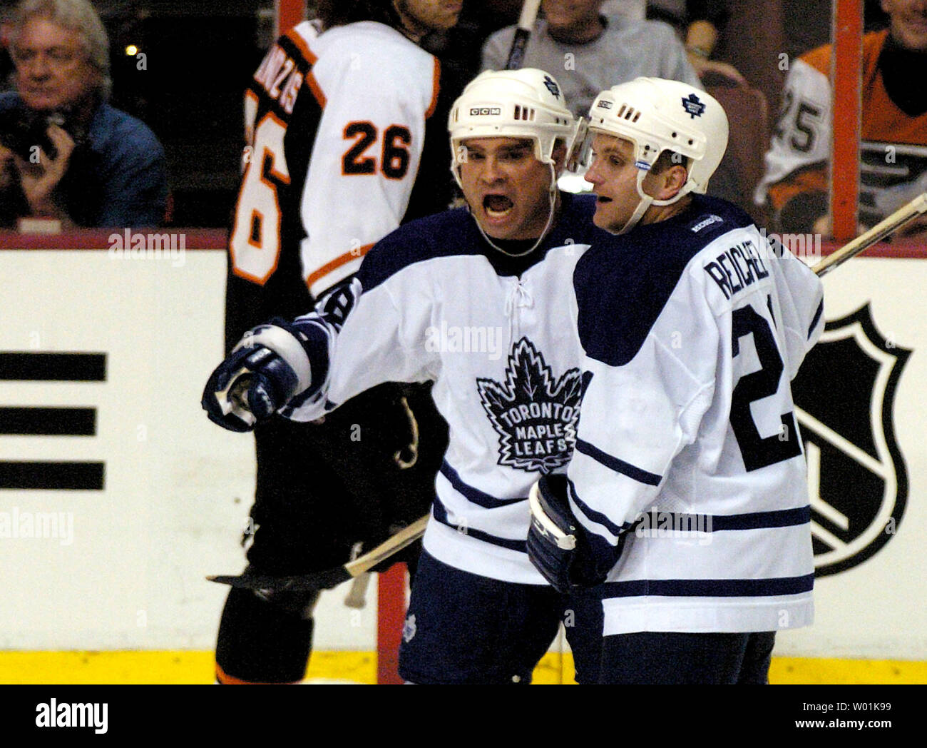 1,137 Toronto Maple Leafs Tie Domi Photos & High Res Pictures