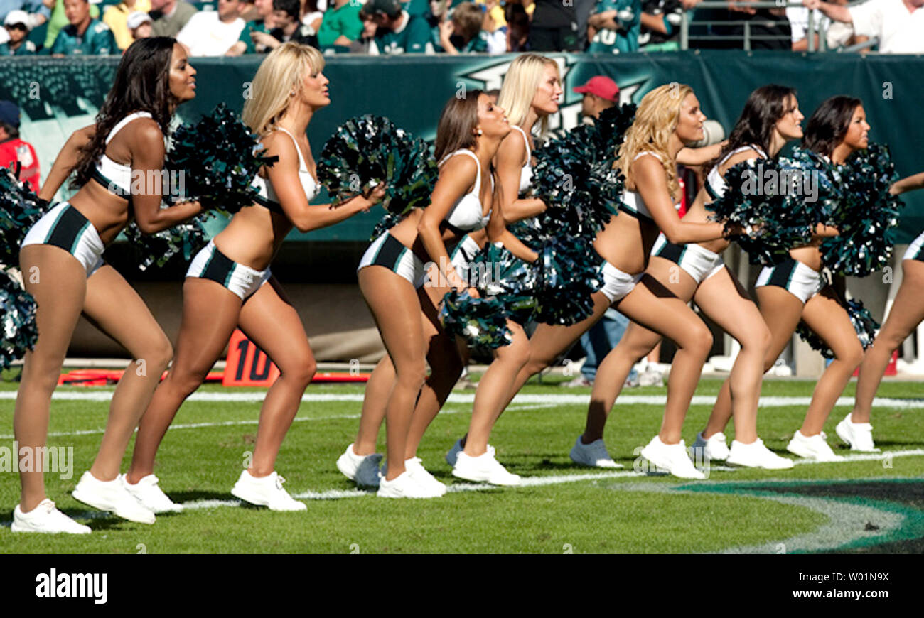 2009 Eagles cheerleading squad takes shape