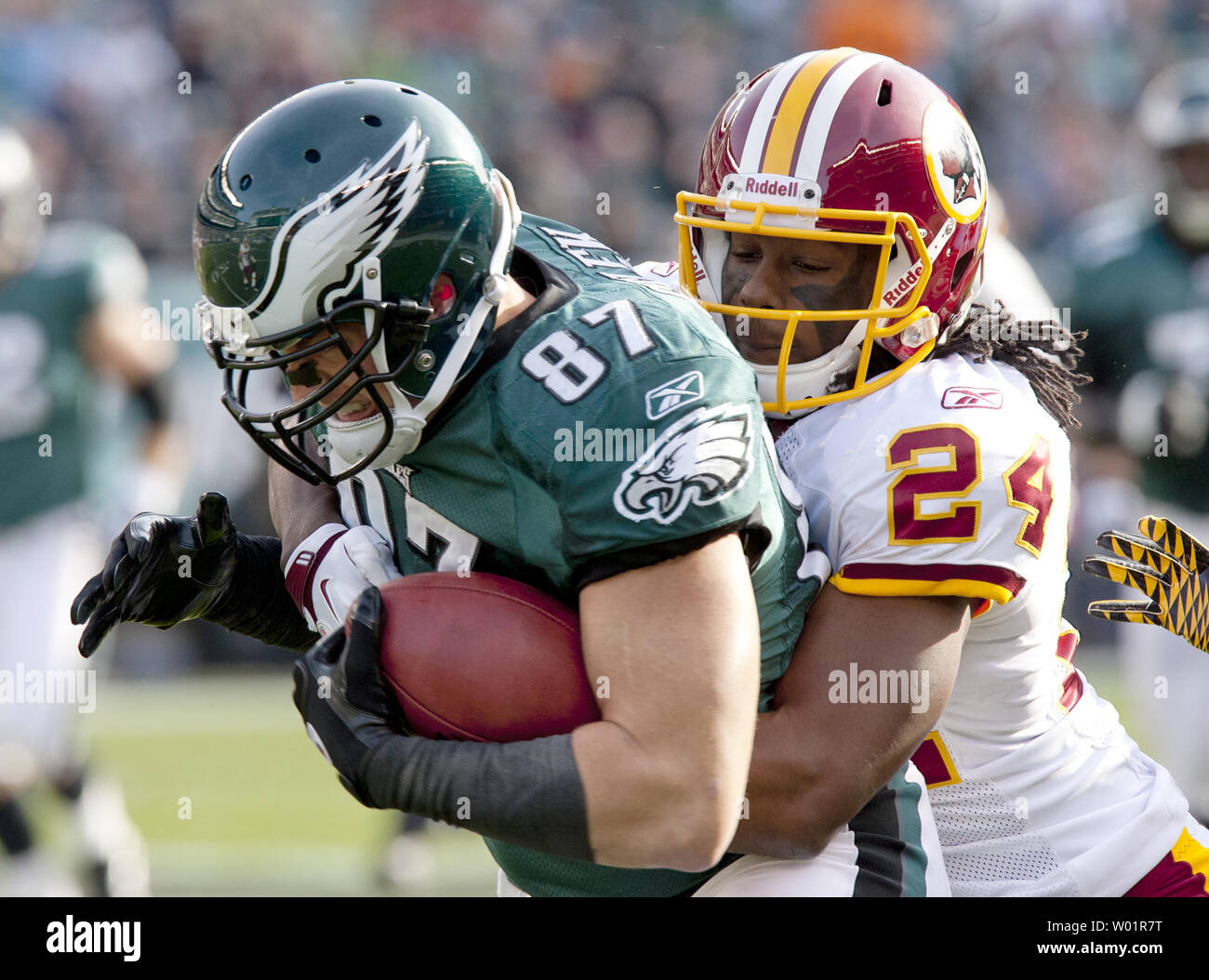 Photos: Philadelphia Eagle Brent Celek greets Lambertville