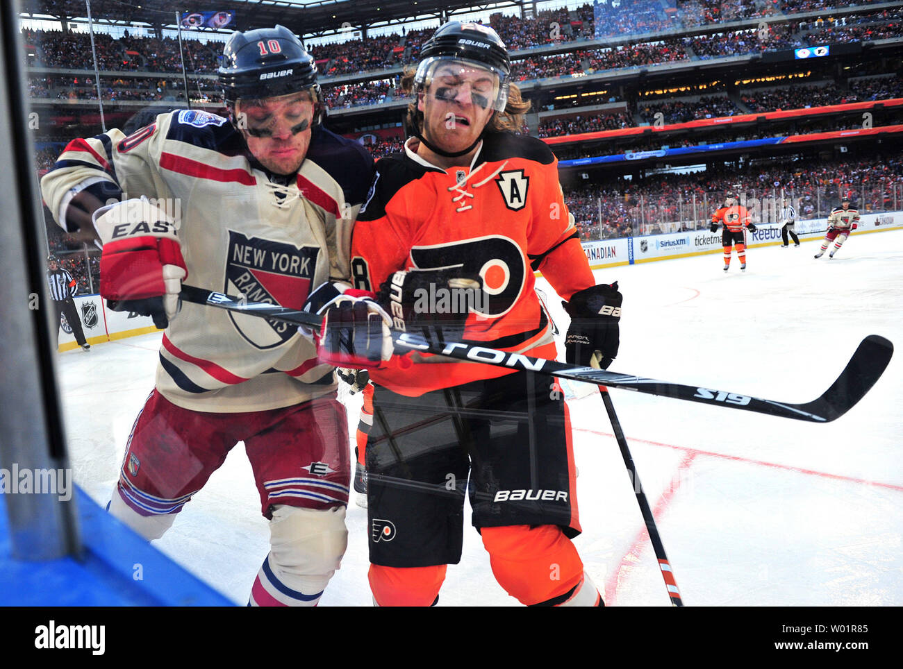 giroux jersey winter classic
