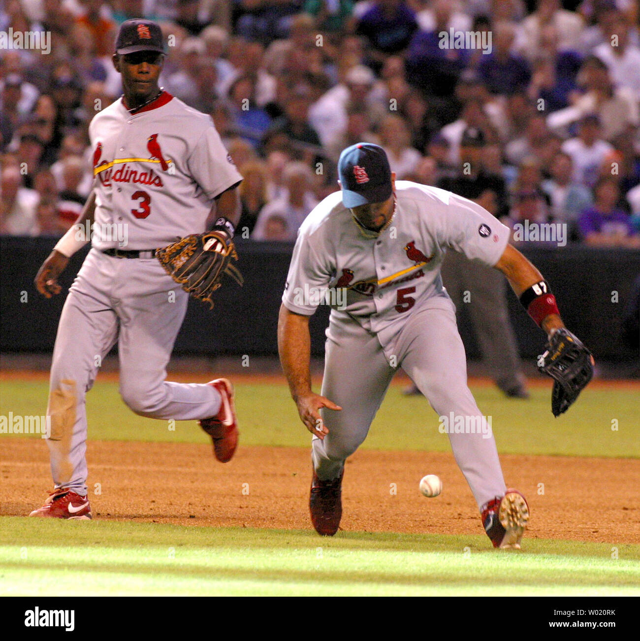 Albert pujols 2002 hi-res stock photography and images - Alamy, image size:1300x1301