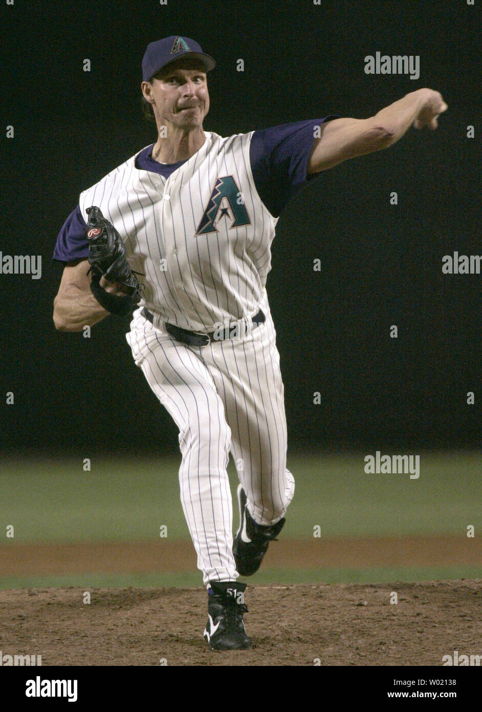 Arizona Diamondbacks Randy Johnson pitches against the San Francisco Giants  on Sept. 10, 2004 in Phoenix, AZ. (UPI Photo/Will Powers Stock Photo - Alamy