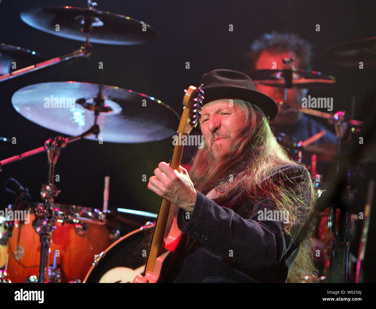 Patrick Simmons (L) and Ed Toth of the Doobie Brothers appear in ...
