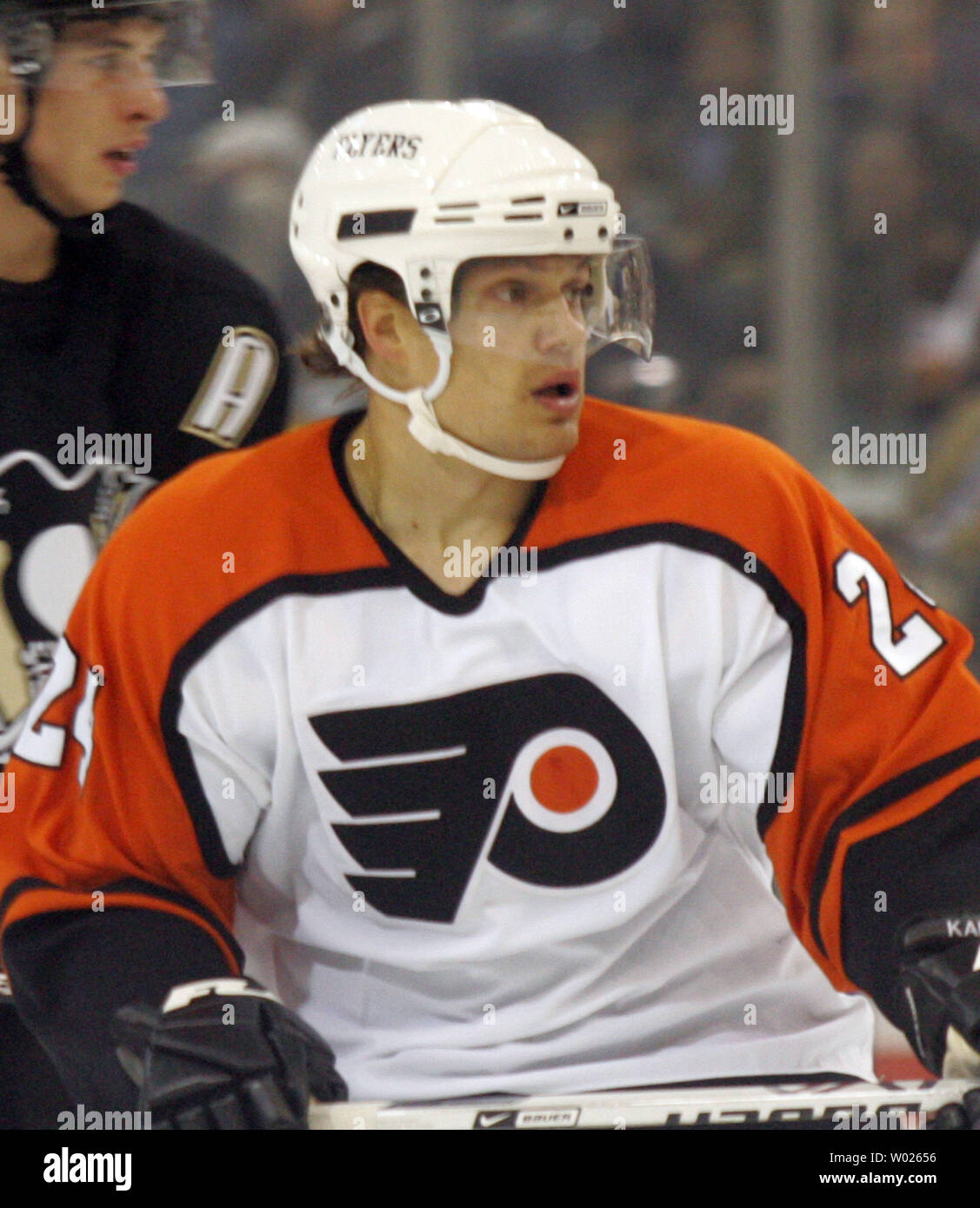 Pittsburgh Penguins Marc-Andre Fleury prevents the Philadelphia Flyers from  scoring during the third period at Mellon Arena in Pittsburgh, Pennsylvania  on October 5, 2006. (UPI Photo/Stephen Gross Stock Photo - Alamy