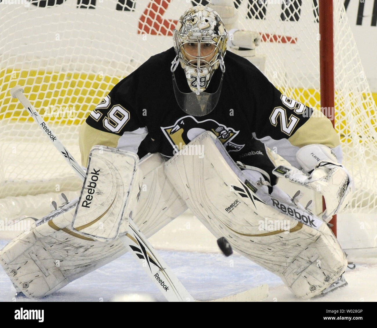 2009-10 Pittsburgh Penguins Team Signed Marc-Andre Fleury