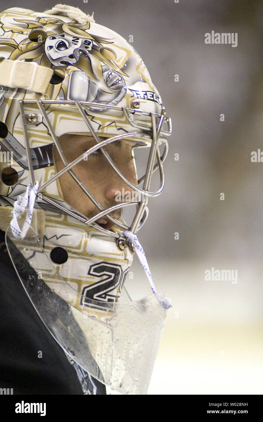 Marc-Andre Fleury unveils Golden Knights mask