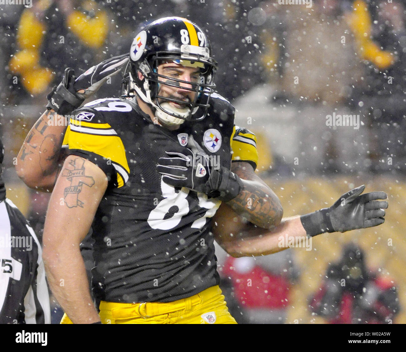 Pittsburgh Steelers tight end Matt Spaeth (89) warms up prior to a game  against the Minnesota Vikings at Heinz field in Pittsburgh PA. Pittsburgh  won the game 27-17. (Credit Image: © Mark