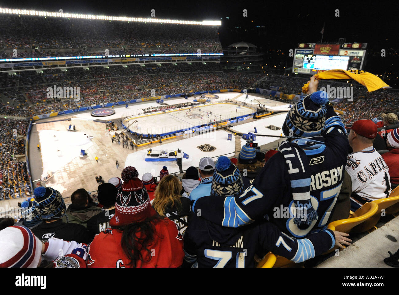Reebok Matt Cooke Pittsburgh Penguins 2011 Winter Classic NHL Jersey Blue L