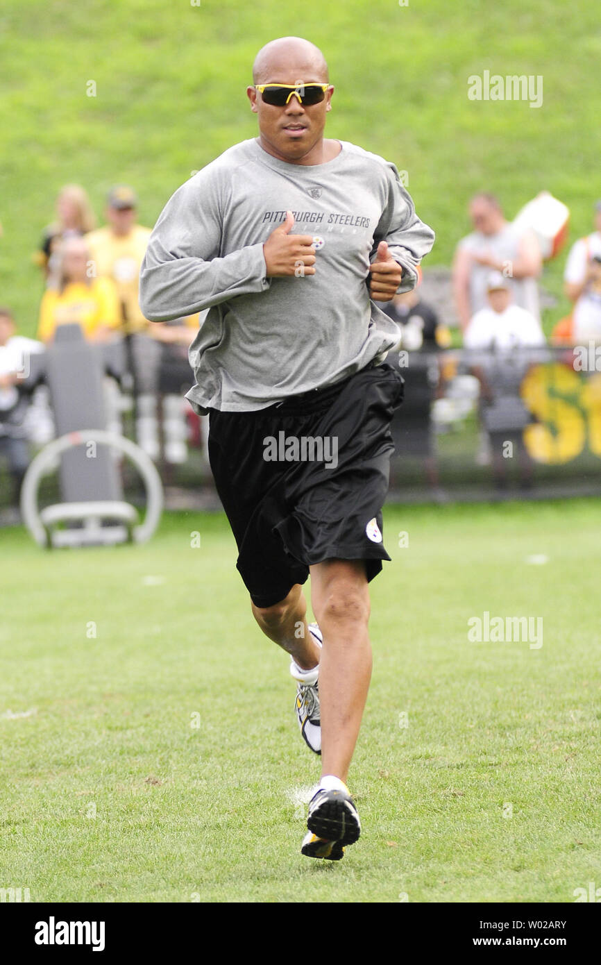 Pittsburgh Steelers Hines Ward runs the field following the Steelers afternoon practice at their training camp at Saint Vincent College in Latrobe, Pennsylvania on August 2, 2011.   UPI/Archie Carpenter Stock Photo