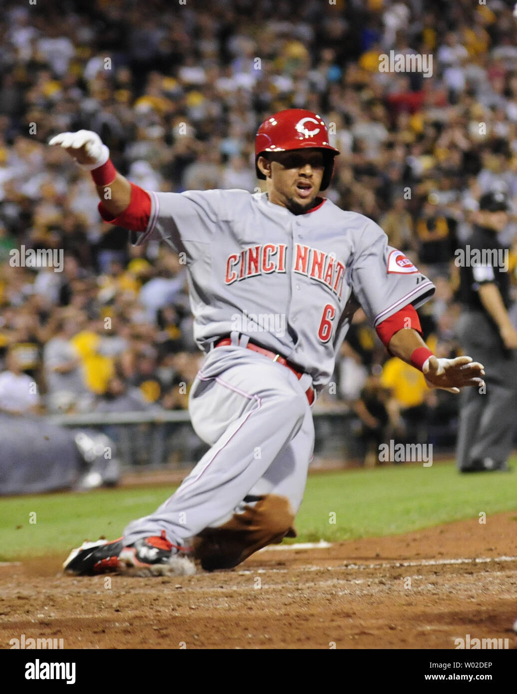 Cincinnati reds hi-res stock photography and images - Alamy