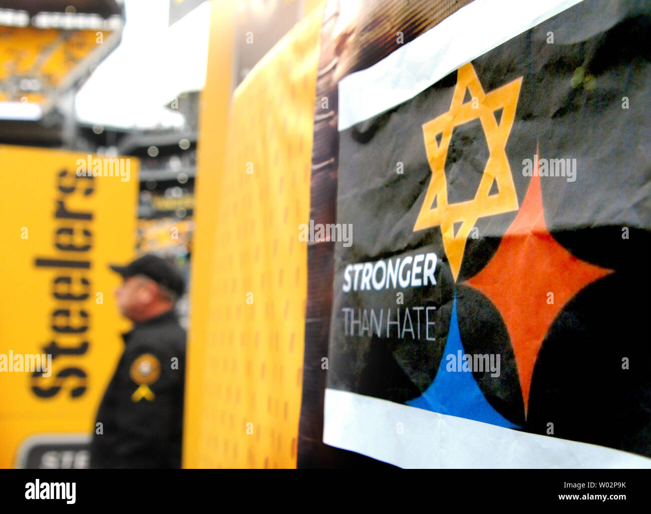 Pittsburgh Steelers fans reject hate from Squirrel Hill synagogue