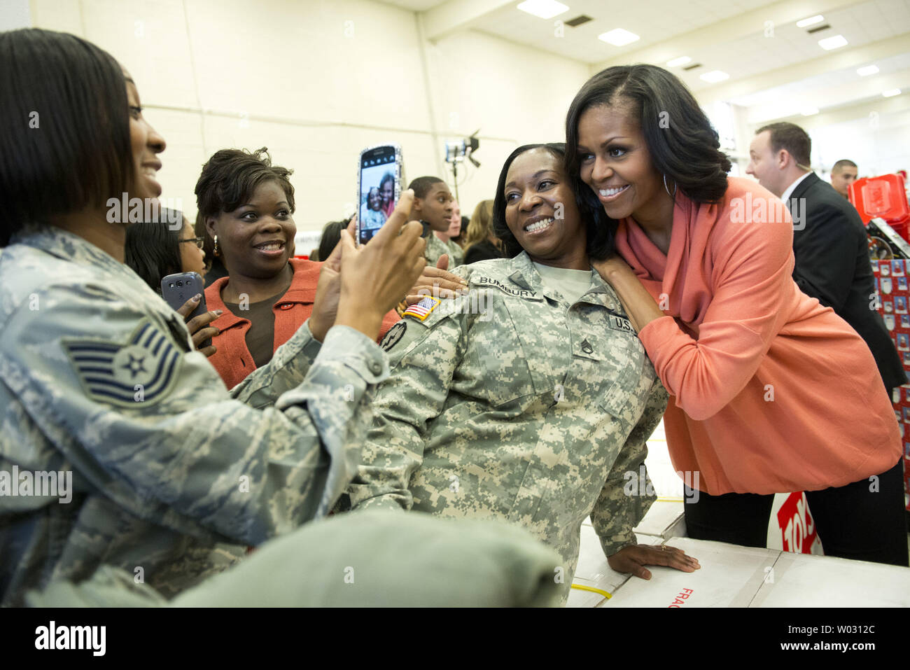 toys for tots volunteer dallas
