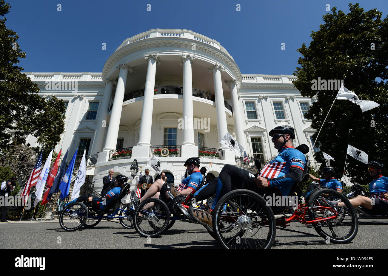 U.S. President Barack Obama (C), Secretary of Veterans Affairs Robert ...