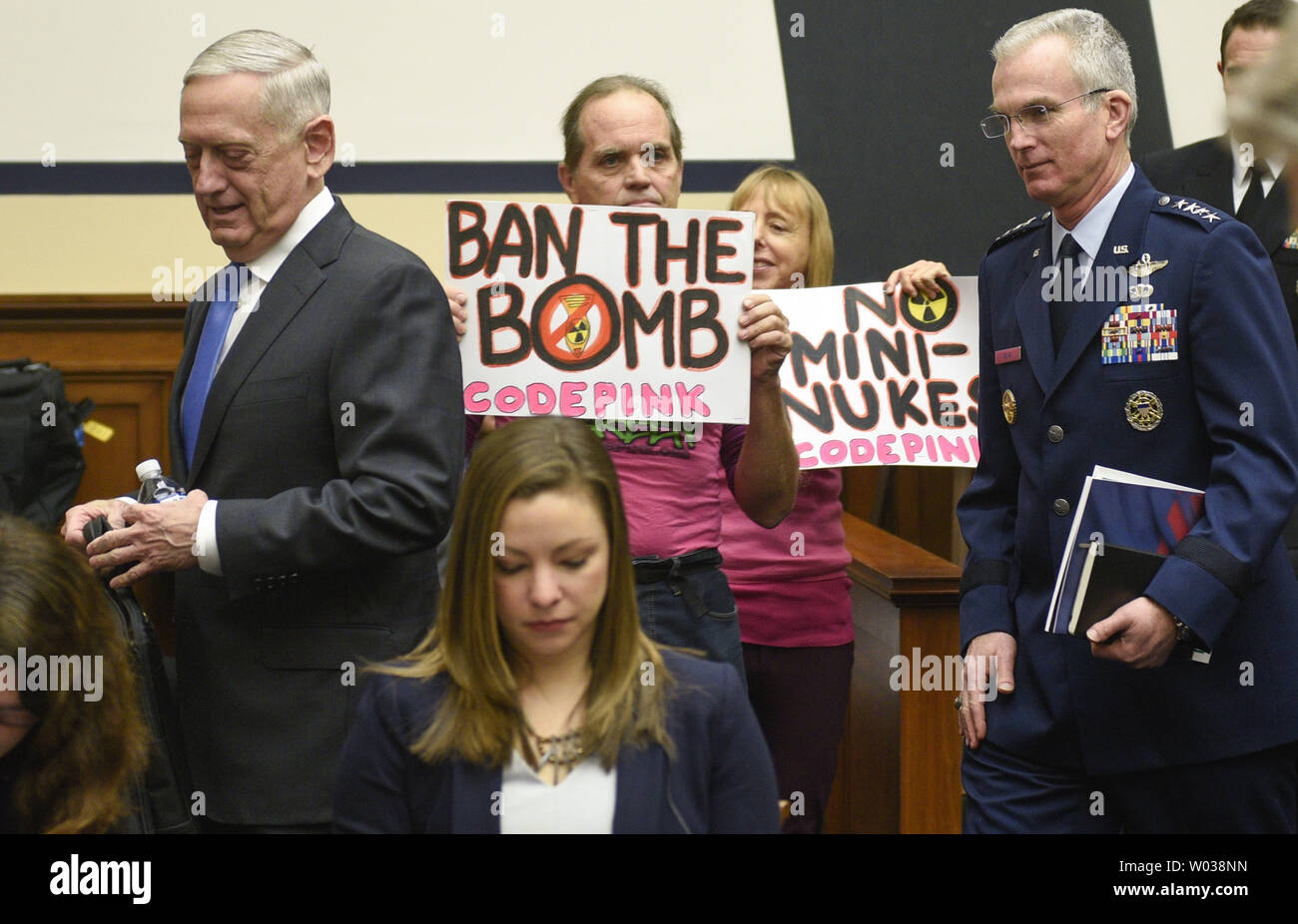 Nuclear posture review hi-res stock photography and images - Alamy