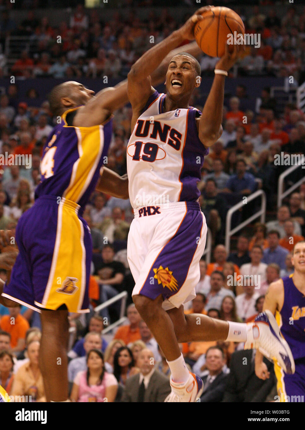 Timeless Sports on Instagram: Raja Bell tries to check Kobe in 2012. Kobe  dropped 40 and sealed the win, Bell fouled out. “He can't guard me. He  knows that.” 🗣