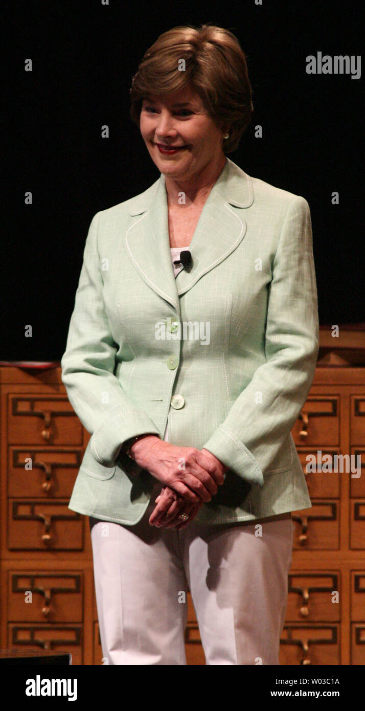 First Lady Laura Bush waits to speak during the Sandra Day O'Conner Awards Luncheon at the Arizona Biltmore Resort and Spa in Phoenix on May 25, 2007.  (UPI Photo/Art Foxall) Stock Photo