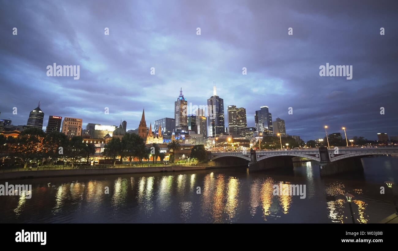 ultra wide view of the yarra river in melbourne at dusk Stock Photo