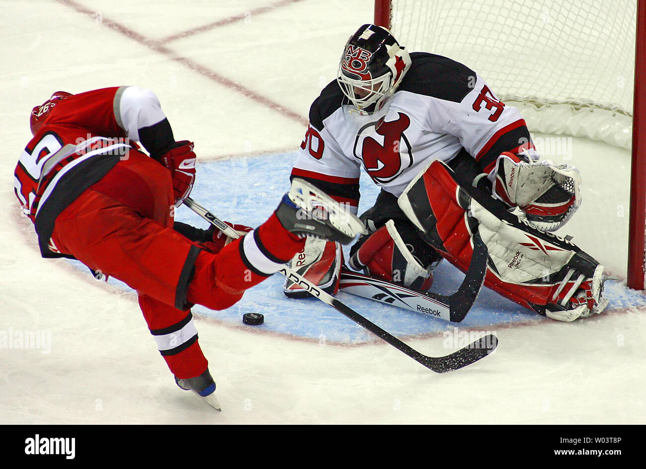 New Jersey Devils goalie Martin Brodeur (30) during the NHL game between  the New Jersey Devils and the Carolina Hurricanes Stock Photo - Alamy
