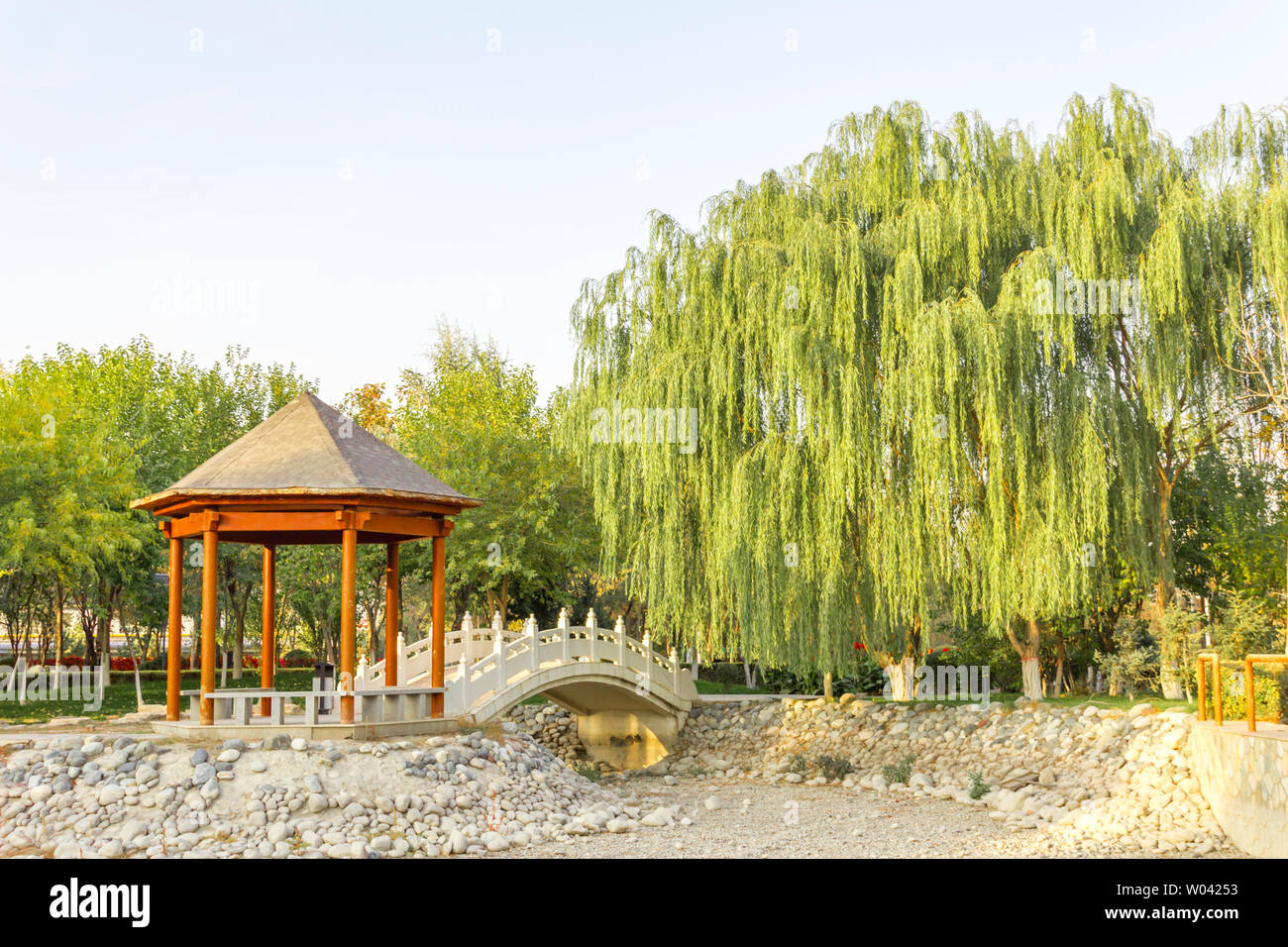 Garden gazebo on lawn hi-res stock photography and images - Alamy